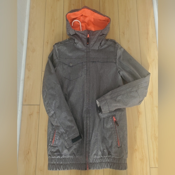 DC Women's ski/snow jacket - Picture 2 of 4